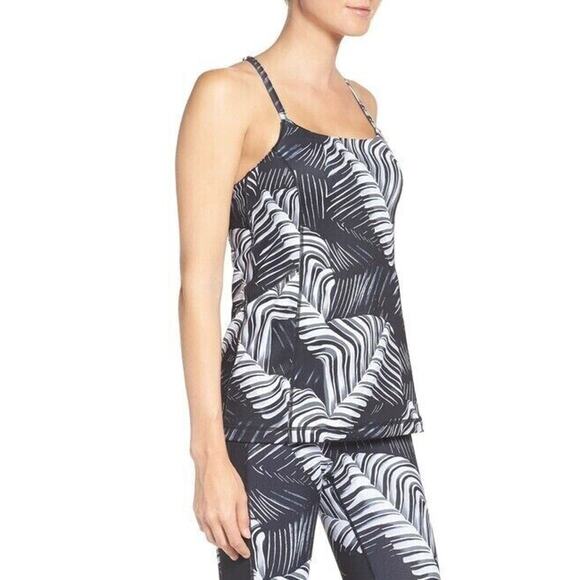 NEW ZELLA Blakely Strappy Back Tank Activewear Size Large L Black $65 - Picture 3 of 9